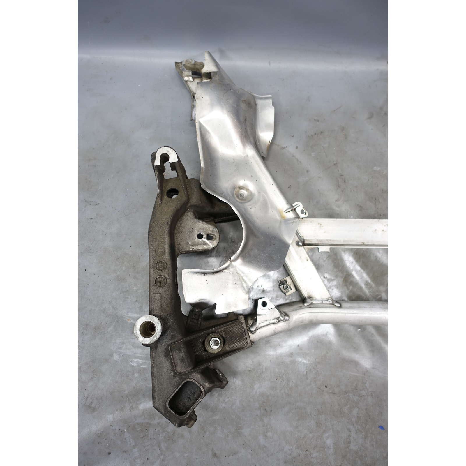 BMW 1997-2003 5-Series E39 Aluminum Front Subframe Cross ...