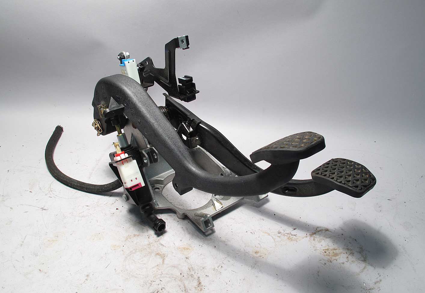 BMW E39 5Series Complete Swap Clutch Pedal Bracket w Master 20002003