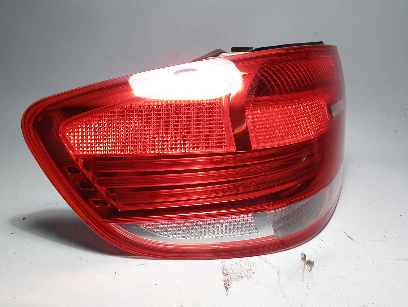 BMW E92 3Series 2dr Coupe Left Rear Drivers Tail Light 20072010 USED OEM eBay