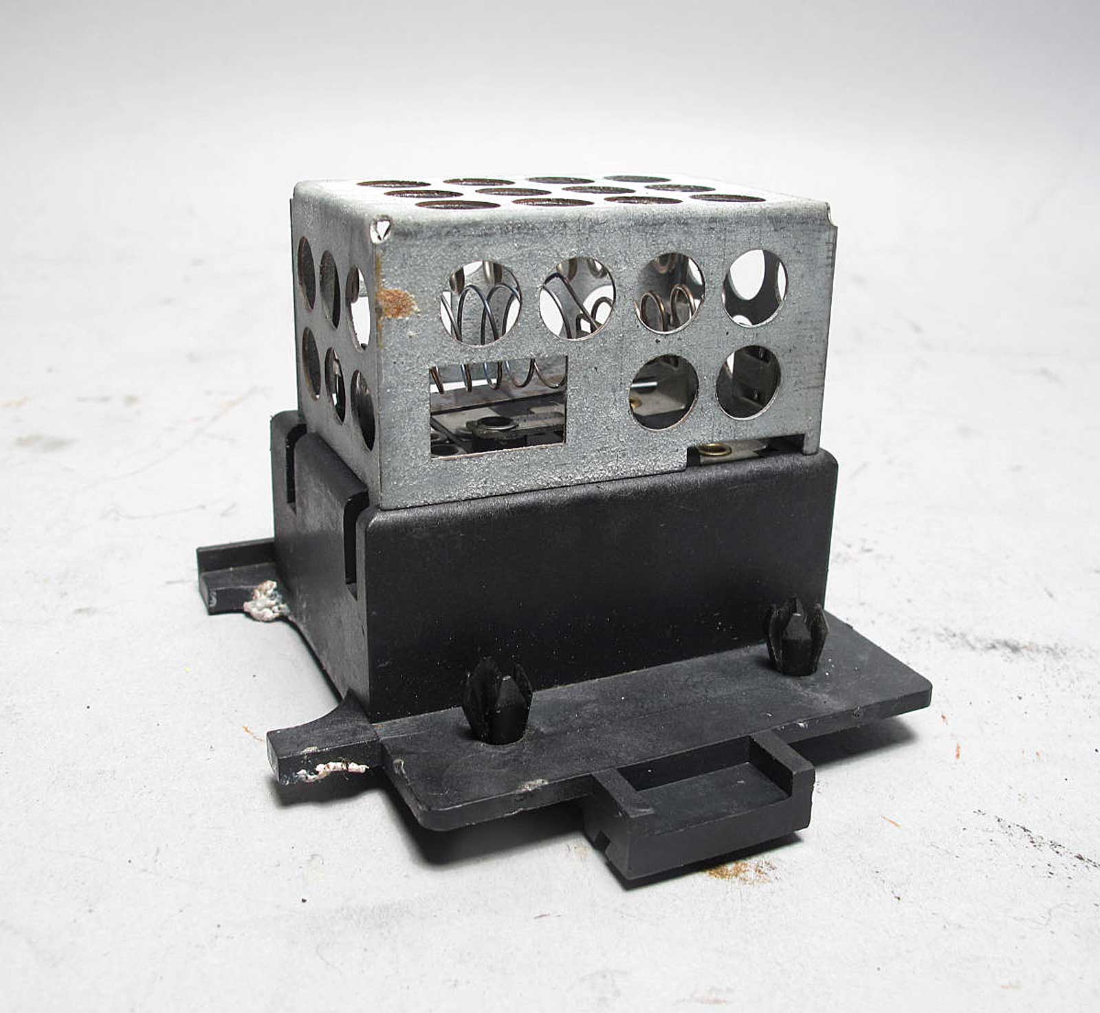 BMW E28 E24 Late Model Interior Heater Blower Motor Regulator Resistor