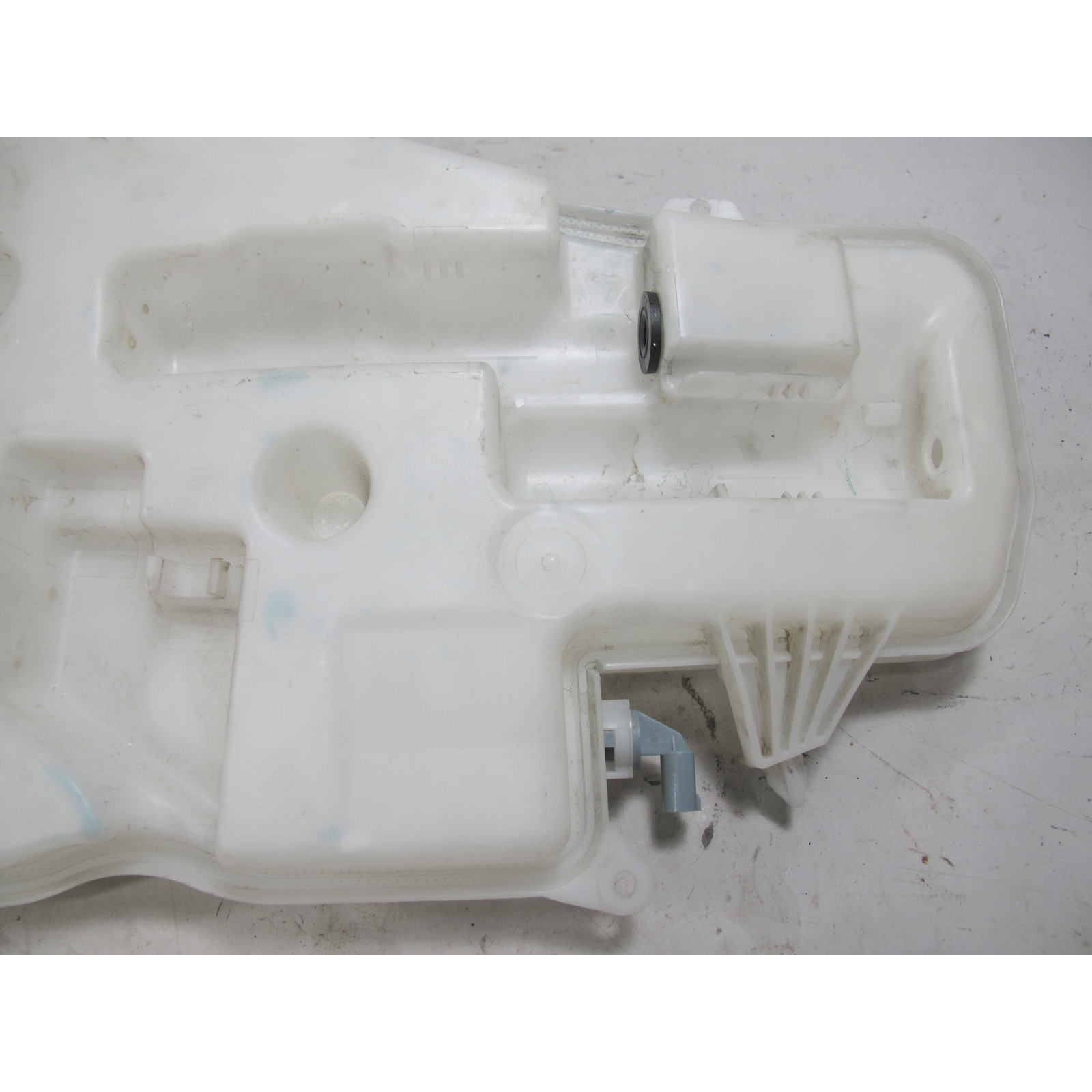 BMW E92 E93 3Series 2door Windshield Headlight Washer Fluid Bottle Tank 0713 eBay