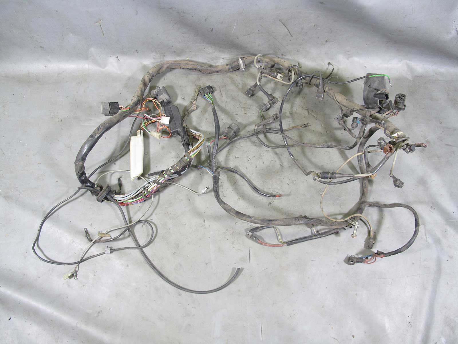 Damaged BMW E23 745i M106 M30 Euro Engine Wiring Harness 1983-1984 Auto  Trans OE