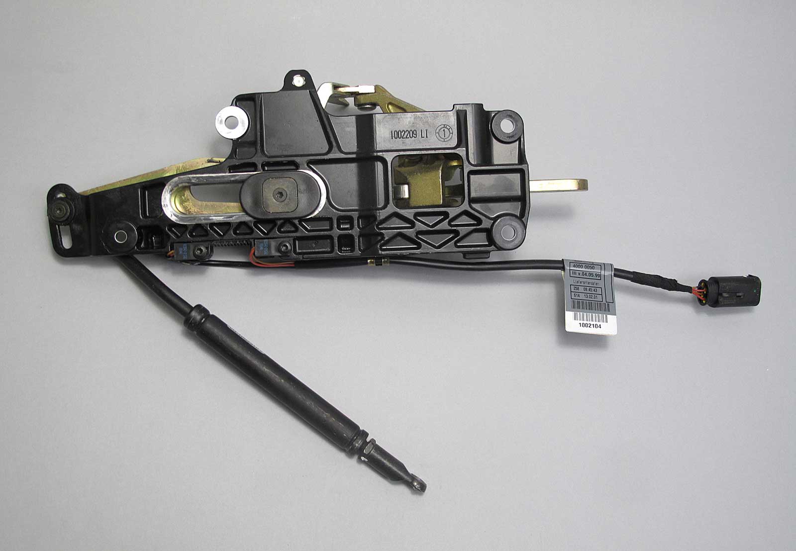 BMW E46 3Series Left Front Convertible Top Lock Latch w Cracks 2000