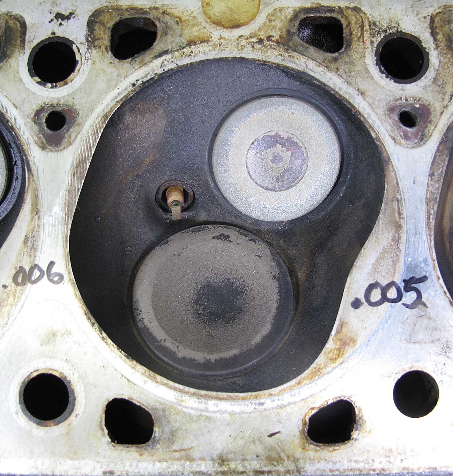 BMW M30 3.5L M30B35 6Cyl Cylinder Head Assembly w Camshaft 146k E24