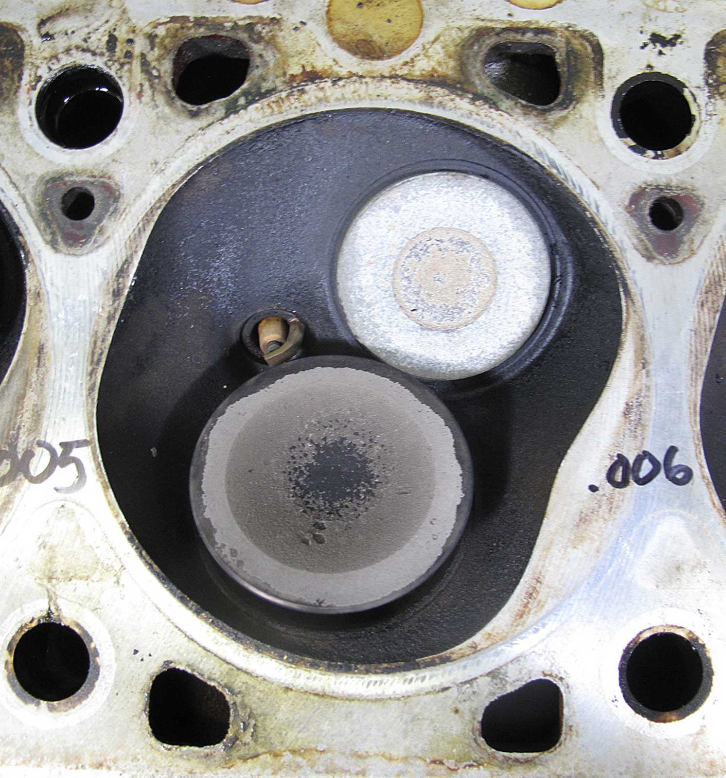 BMW M30 3.5L M30B35 6Cyl Cylinder Head Assembly w Camshaft 146k E24