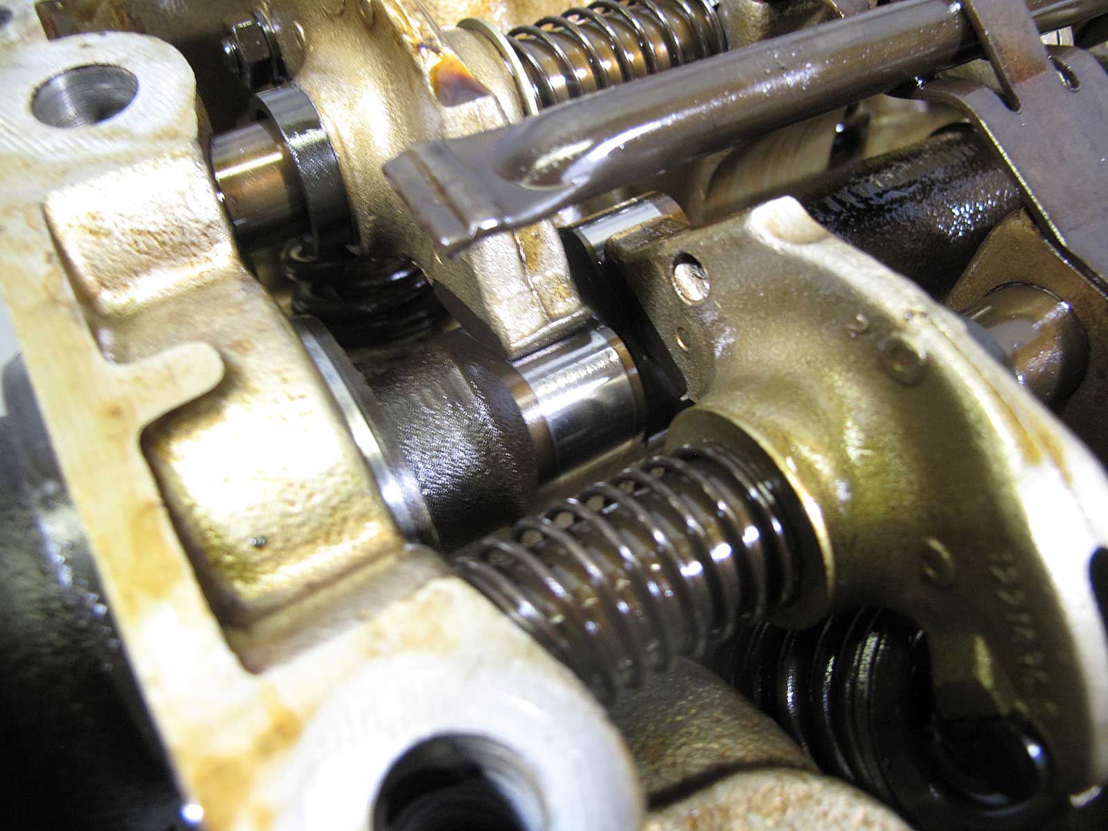 BMW M30 3.5L M30B35 6Cyl Cylinder Head Assembly w Camshaft 146k E24